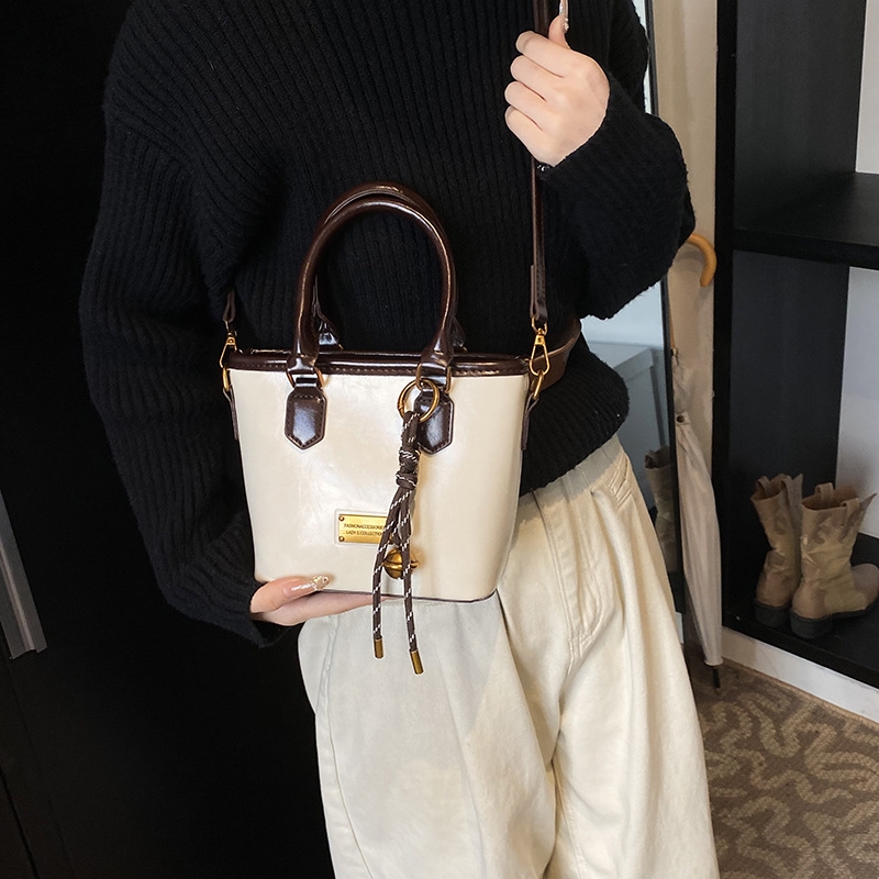 Luxury Bag 2025 Free Designer Bags Durable And Sturdy Comfortable Handheld Coffee Black For Ladies' Daily Versatility