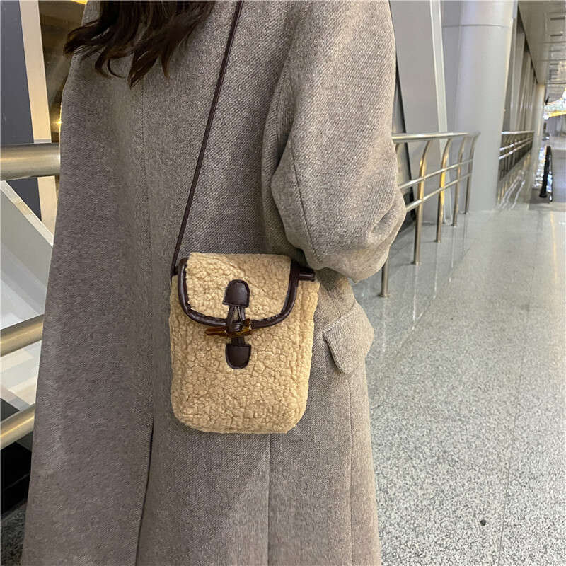 New Fur Phone Contrasting Color, Simple Stylish Single Shoulder Crossbody Small Bag, Women's Autumn And Winter Retro Lamb Fleece Bag