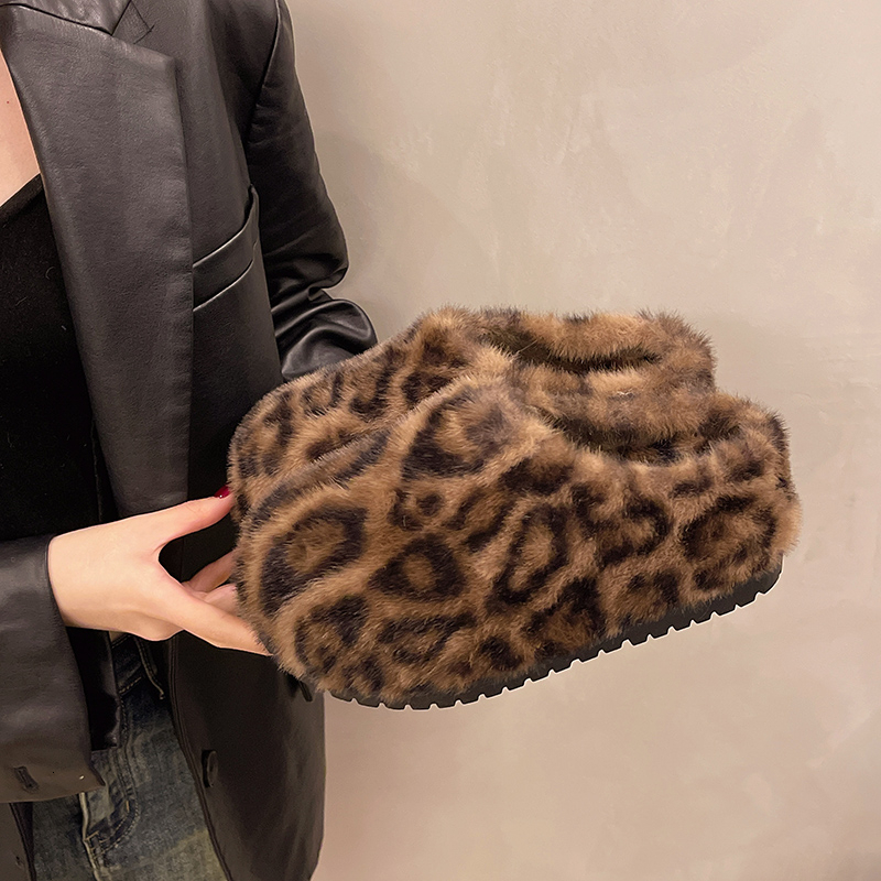 Winter New Designer Baotou Plush Women's Shoes Outdoor Round Head Deep Mouth Leopard Pattern Suede Thick Bottom Shoes Casual Anti Slip And Wear R