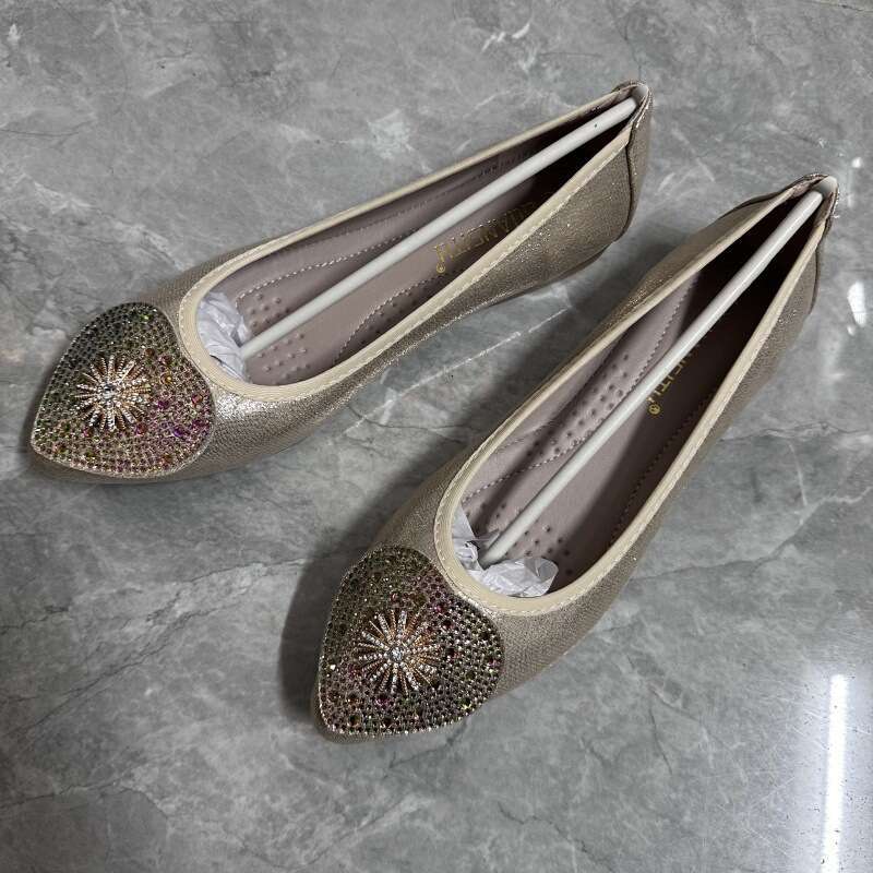 French Temperament Rhinestone Pointed Flat For Women In Spring And Autumn, New Black Professional Shallow Mouth Daily Soft Sole Work Shoes