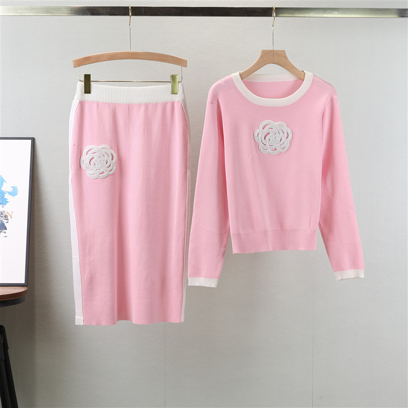 new Spring And Autumn New Women's Small Fragrant Wind Wool Knitted Top Half Skirt Two Piece Set For Women