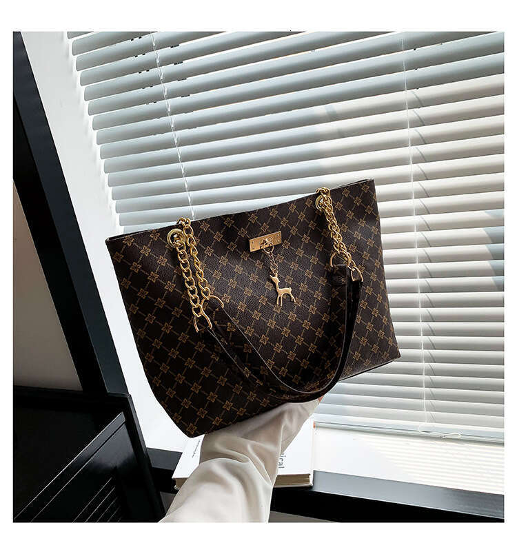 Large Capacity New Women's Fashionable Commuting Retro Chain Carrying Shoulder Bag, Printed Tote Bag