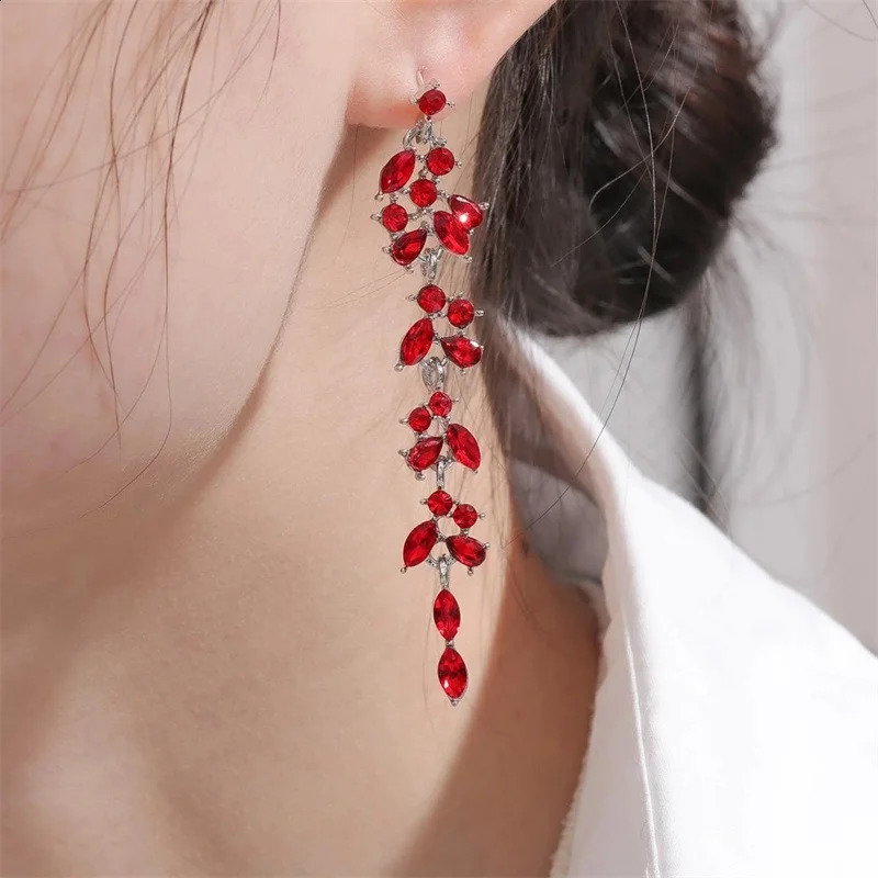 Exquisite Leaves Long Tassel Dangle Earrings For Women Full Rhinestone Zircon Leaf Temperament Earring Party Wedding Jewelry 241223