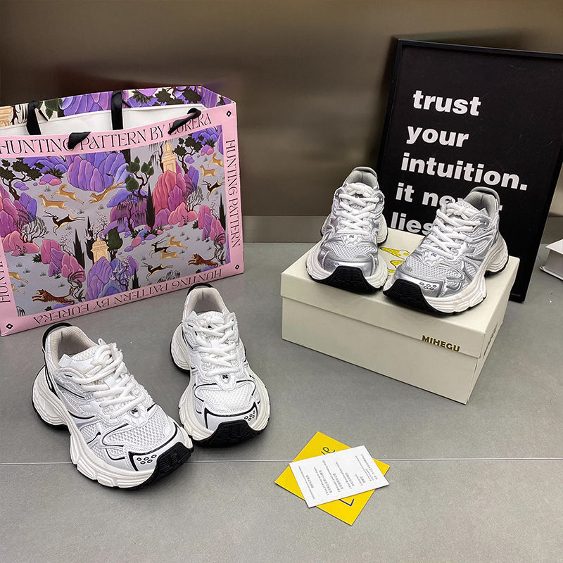 2025 designer for women running shoes white red sier breathable outdoor casual trainers sneakers 35-40