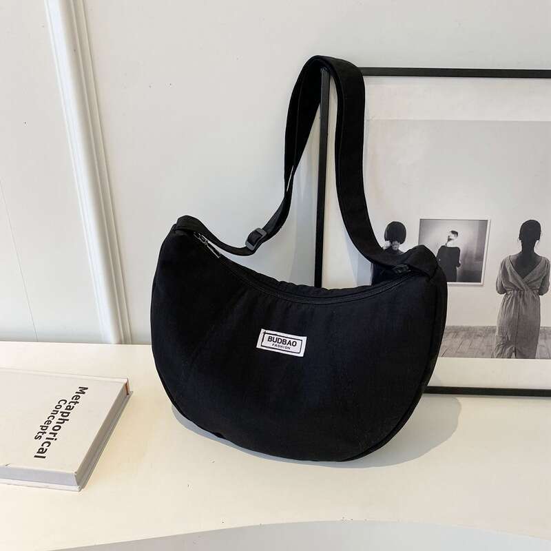 Simple Lightweight Women's New Nylon Fabric Dumpg Bag, Fashionable And Casual Travel, One Shoulder Diagonal Cross Bag