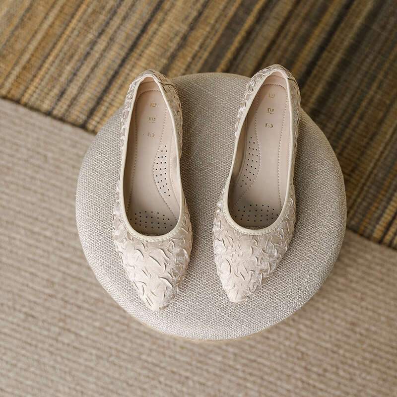 2023 Autumn Black Single Women's Pointed Silk Ladle Shoes, Bow Tie Flat Bottom Footwear, Shallow Mouth Evening Shoes