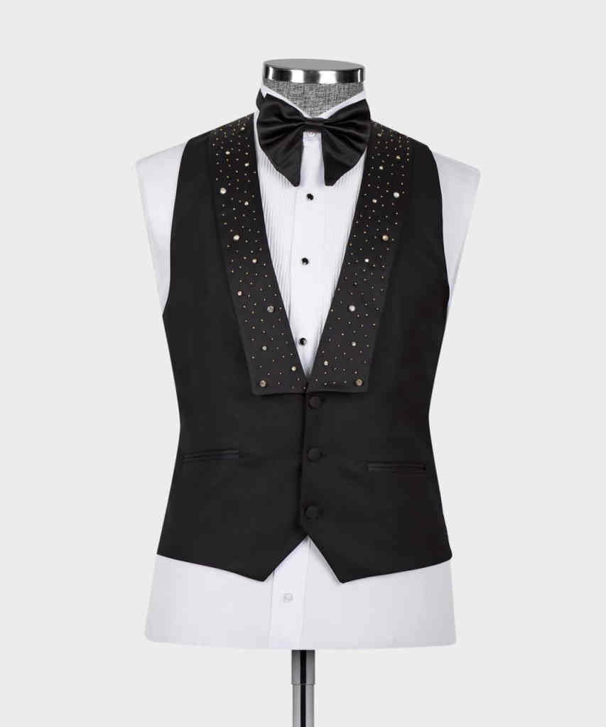 Three Pieces Handsome Designer New Fashion Groom Wedding Tuxedos Men Suits Appliques One Button Customized Peaked Lapel Bridegroom Tailor Made Coat Ve