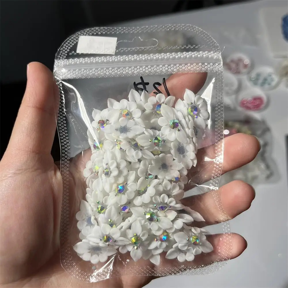 10pcs 3D Exquisite Carving Flower Nail Art Charms Simulation Carved Floret Parts AB Diamond Vivid Butterfly Nail Ornament 241223
