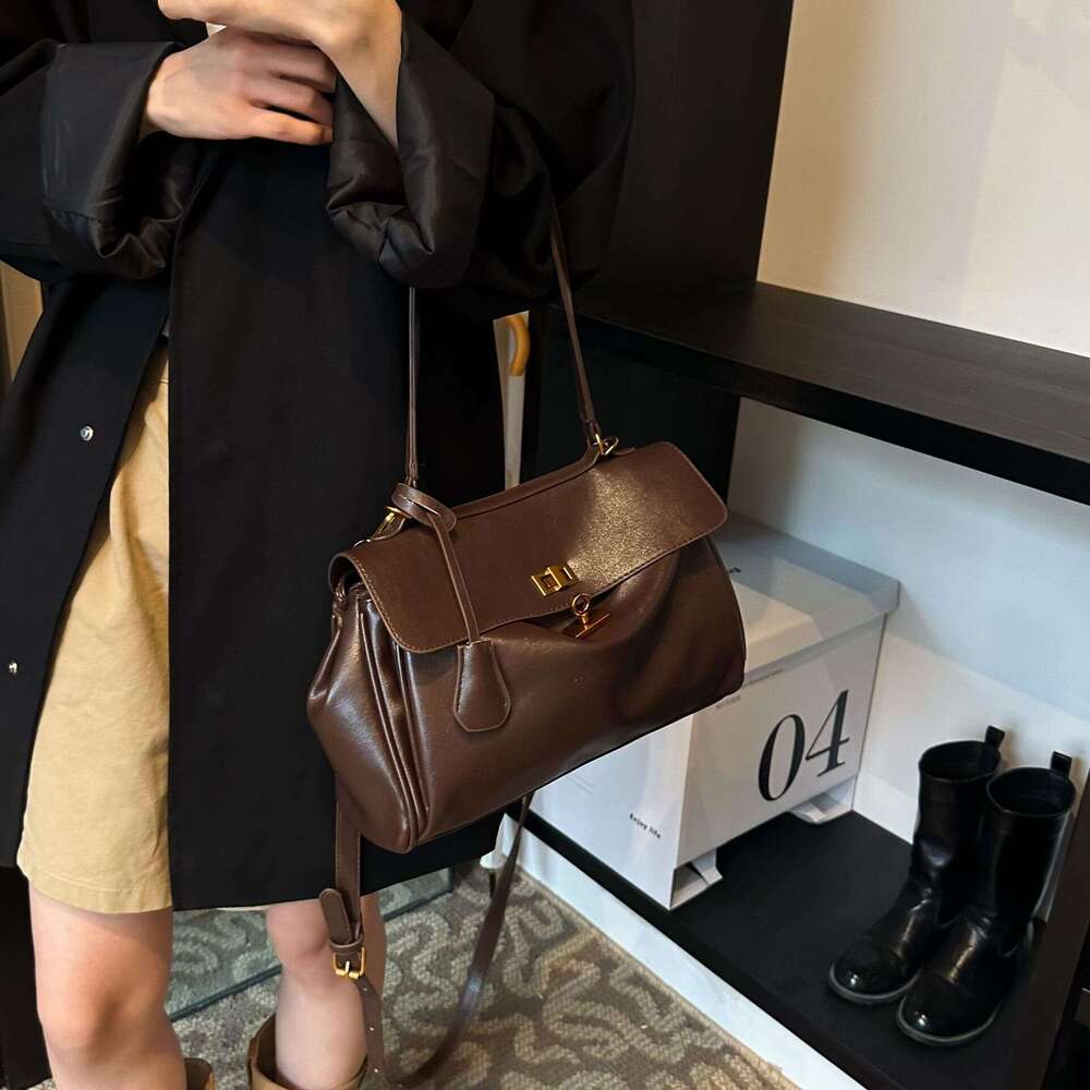 Fashion shoulder tote bag for women 2024 new large capacity casual fashion trend versatile travel