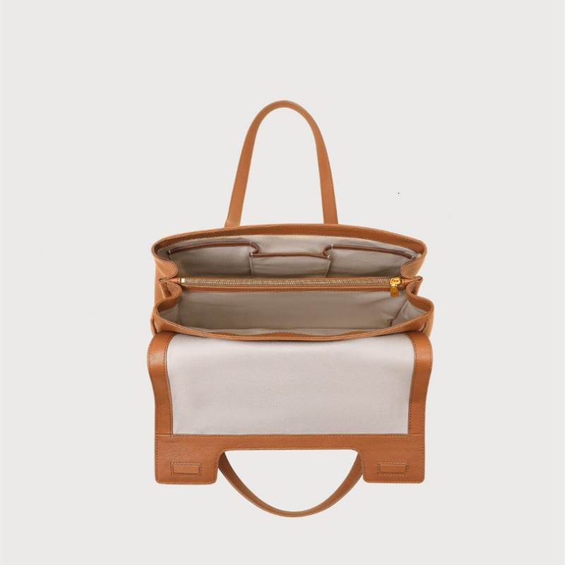 New Elegant Women Shoulder Bags Large Capacity Dolphin Modified Texture Retro Commuting Armpit Handbag