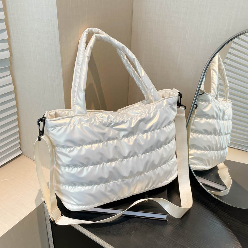 Designer Solid Color Large Capacity Women's Handbag New Multifunctional Bag Casual Bag Down Cotton Jacket Shoulder Bag Lightweight Outdoor Bag