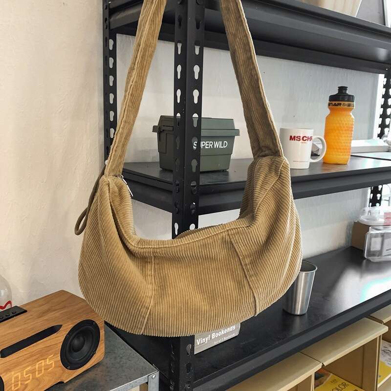 Women's Large Capacity Spring/Summer New Style Single Shoulder Tote Versatile Retro Crossbody Women's Bag Ins Trend Light