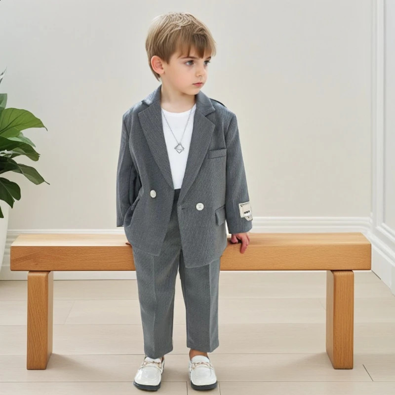 Boys Suit Fashion Design Handsome School Childrens Clothes Set Casual Blazers Pants 2pcs Page Boy Wedding Performance Costumes 241223