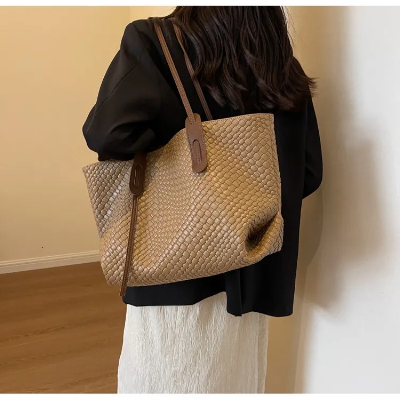 Women's Large Shoulder Bag - Spacious Tote with Vintage Design for Shopping & Travel