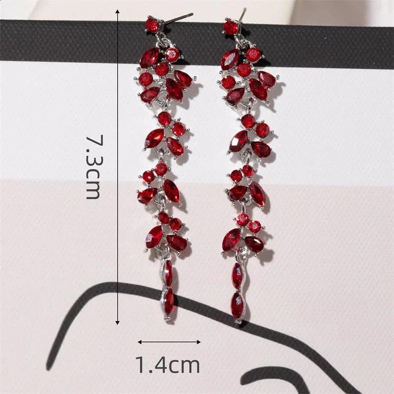 Exquisite Leaves Long Tassel Dangle Earrings For Women Full Rhinestone Zircon Leaf Temperament Earring Party Wedding Jewelry 241223