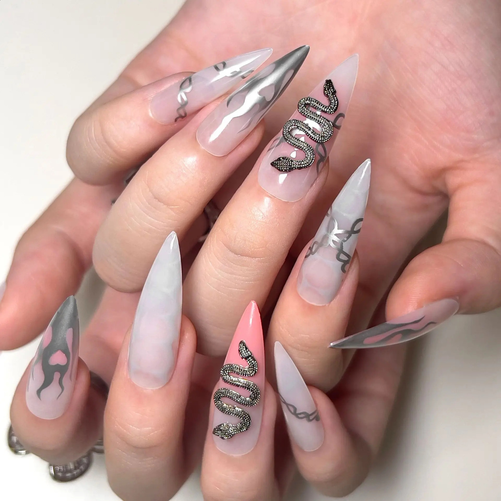 24Pcs Long Almond Stiletto False Nails Silver Base Ivy Press on Fake Nails Simple Wearable Nail Tips with Glue 241223