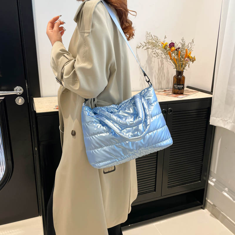 Designer Solid Color Large Capacity Women's Handbag New Multifunctional Bag Casual Bag Down Cotton Jacket Shoulder Bag Lightweight Outdoor Bag