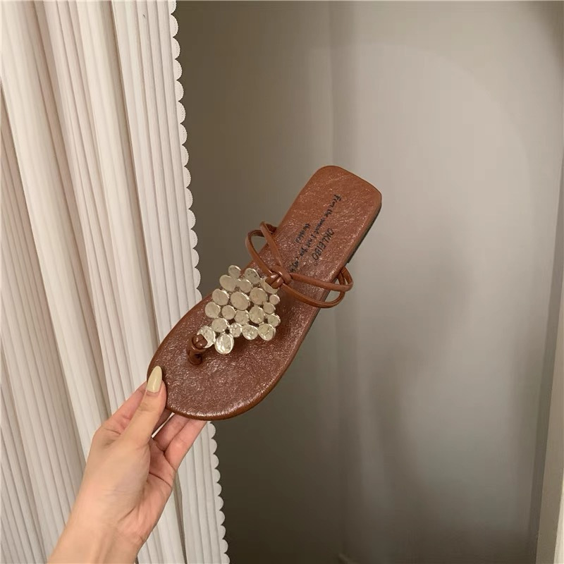 New free shipping designer slippers for womens flat slippers brown beige black sliver Outdoor beach slippers