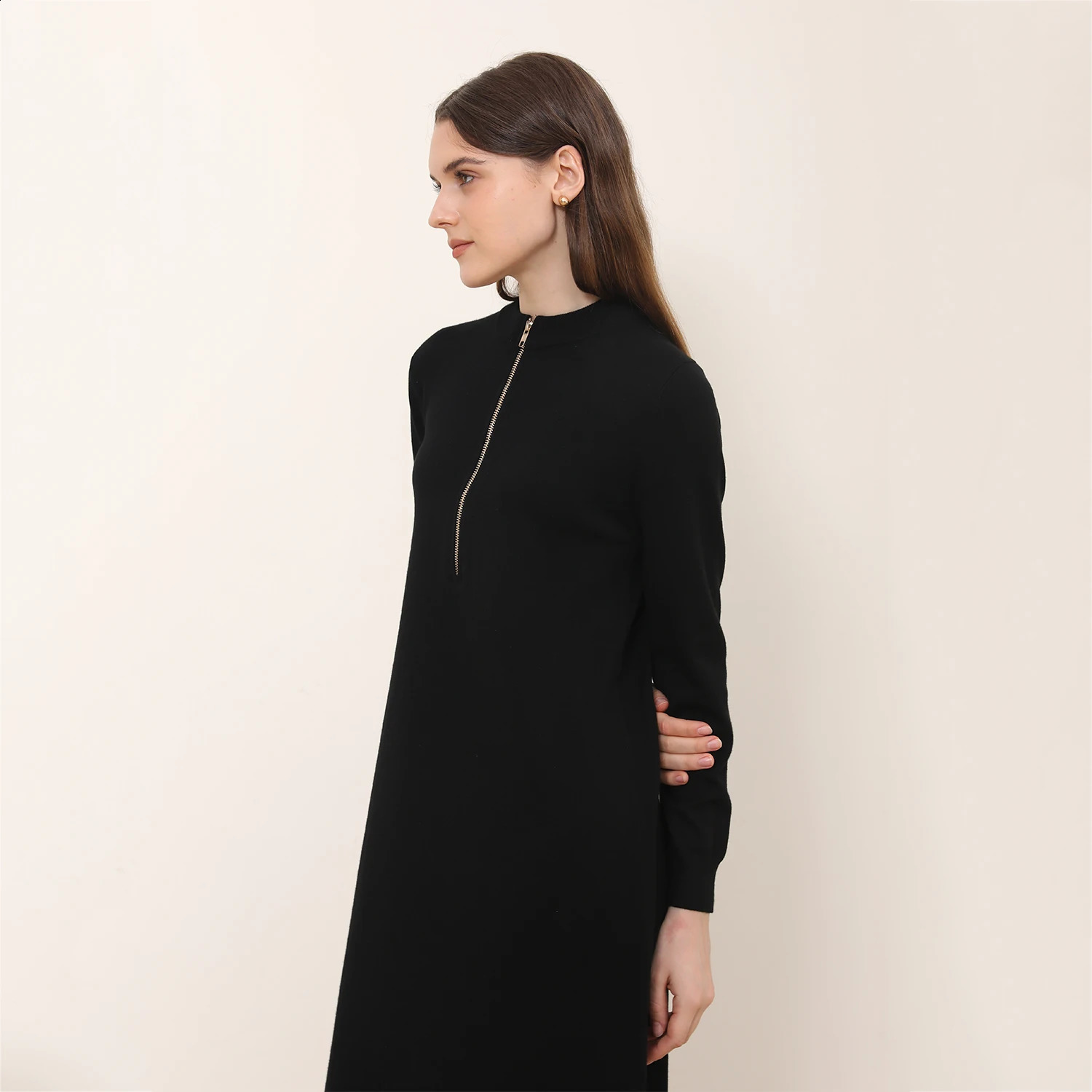 AP 25 AW Women ZIipper Sweaters Maxi Dress Soft and Comfortable Black Casual Half High Collar Stretch 241218