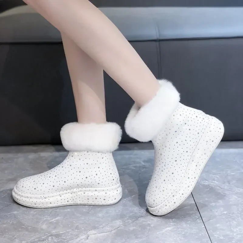 2025 New Designer Women's Snow Boots Thick Plush Fashion Winter Cotton Shining Water Dia Warm Shoes atos