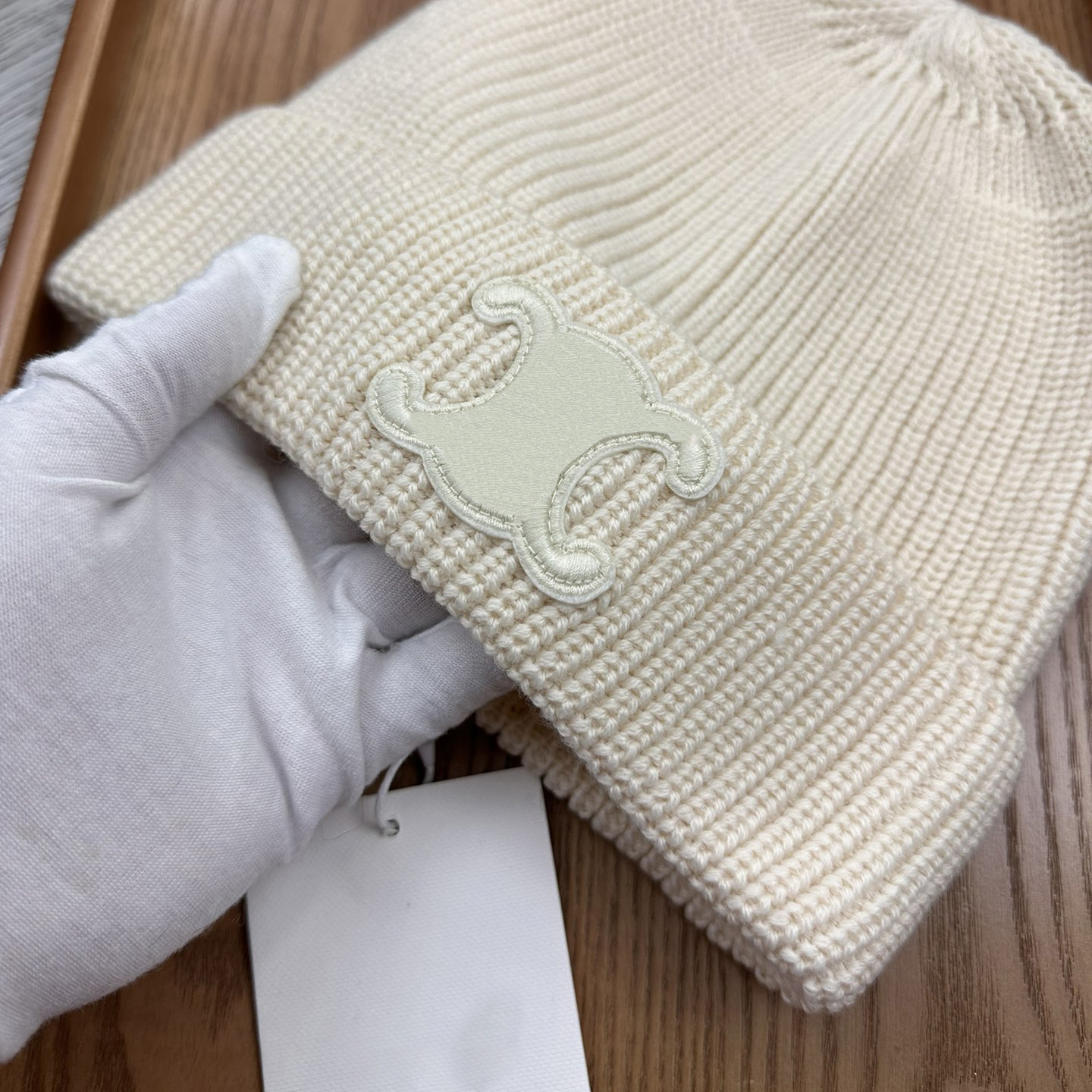 top designer beanie good material embroidery luxury knitted hat classic unisex trend celines celinei autumn winter elegance versatile temperament casual fashion