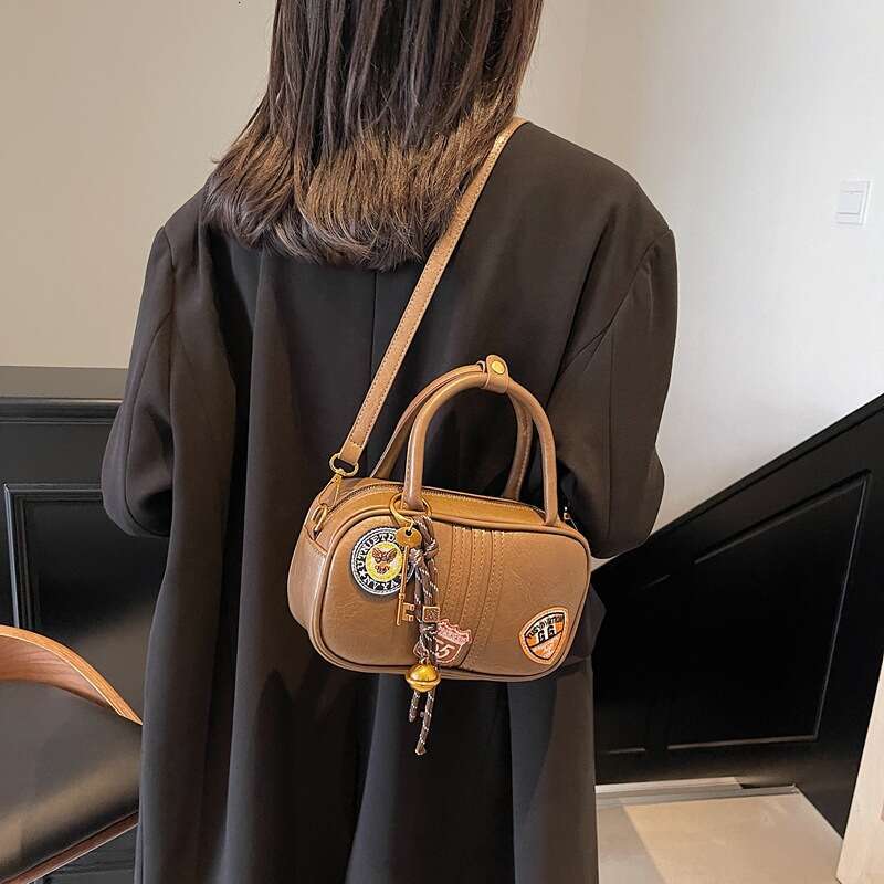 Bags autumn winter, small for women 2024, fashionable and versatile crossbody bags, high-end bowling bags
