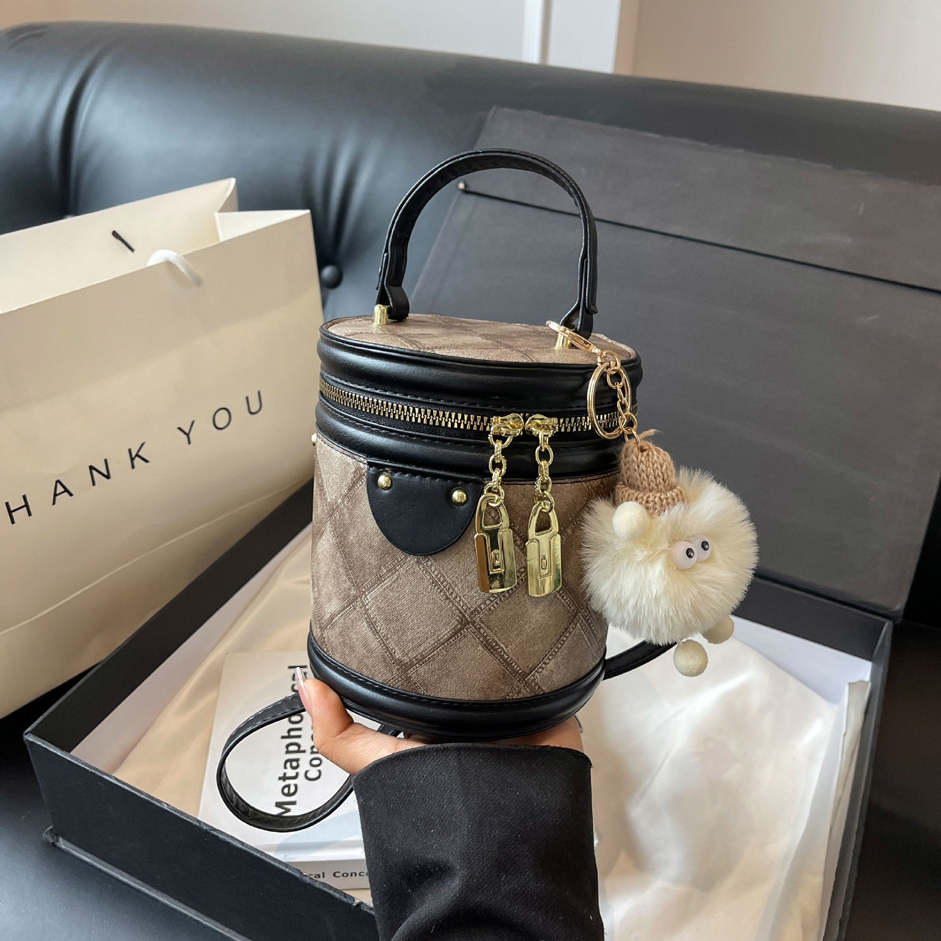 Free Shipping Women s Designer Fashion Shoulder Bag Flip Square Handbag Light Luxury Crossbody Bag Cylindrical Bucket Bag Casual Wallet Storage Bag