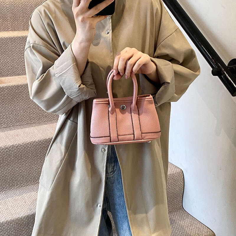 Women's 2024 New High end Fashion Versatile Handbag Mini Commuter Shoulder Cross Tote Bag