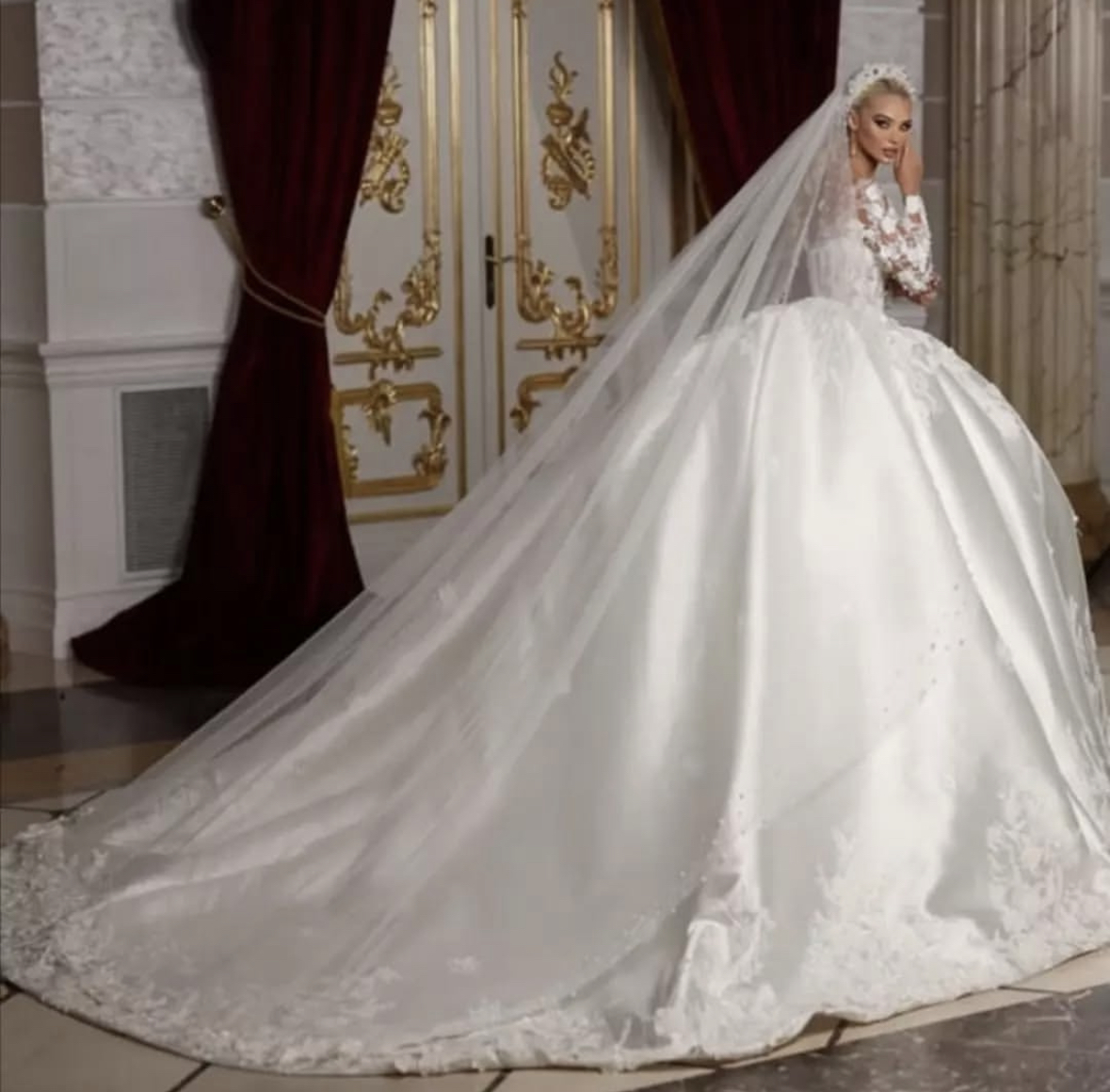 2025 Chapel Princess Wedding Dresses Long Sleeves ral Lace Appliques Pearls Beaded Ball Gown Dress Arabic Dubai urious Bridal Gowns