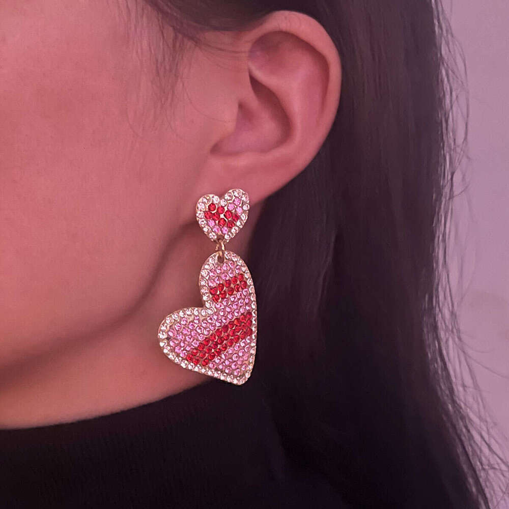 Fashionable and romantic Valentine's Day temperament, ladies' love full dia earrings, personalized hot selg niche style