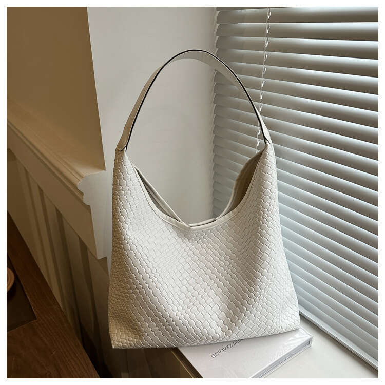 Casual Retro Large Capacity For Women, New Popular Explosive Styles, Versatile And Stylish Shoulder Bag, Woven Bucket Bag