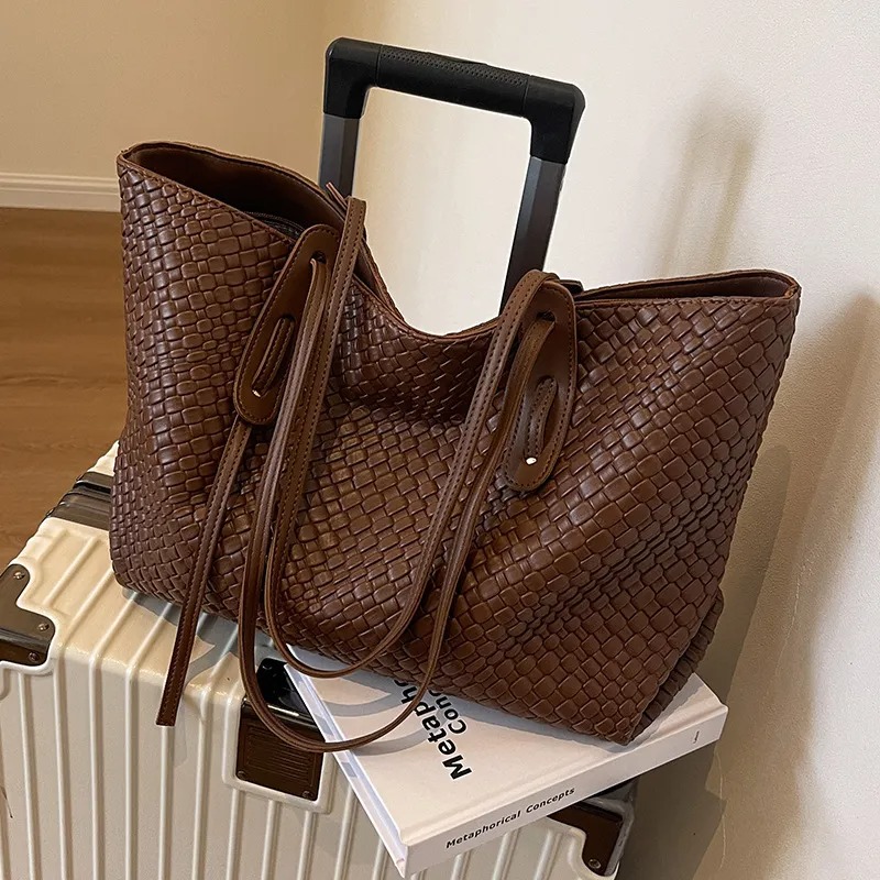Women's Large Shoulder Bag - Spacious Tote with Vintage Design for Shopping & Travel