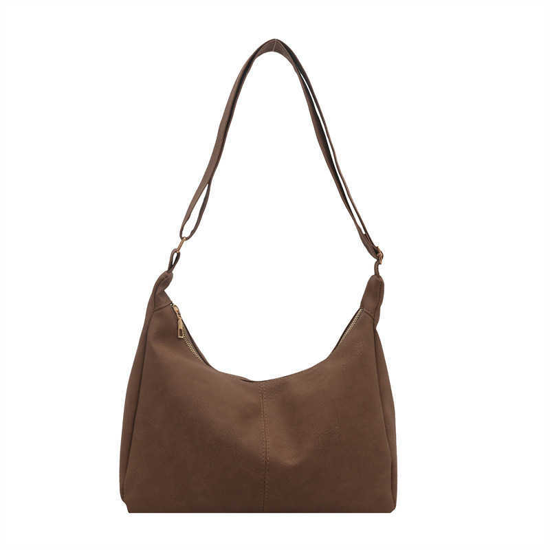 Large capacity fashionable soft surface 2024 winter casual new style personalized western-style solid color artistic tote single shoulder bag for wome
