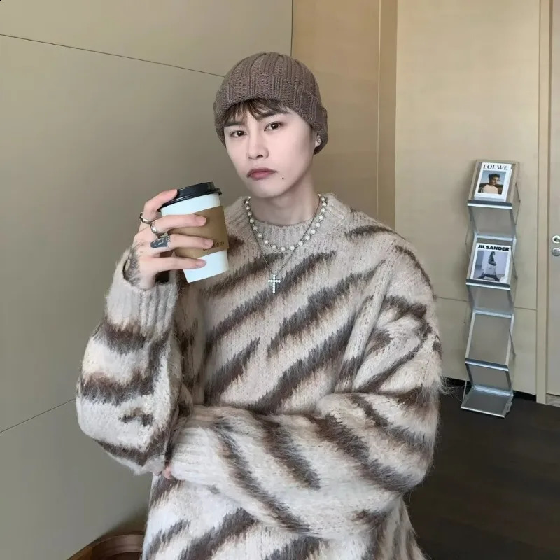 Mens Women Zebra Stripe Retro Autumn Winter Sweater Mens Versatile Loose Lazy Couple Knitted Pullover Korean Street Y2K Knitwear 241223