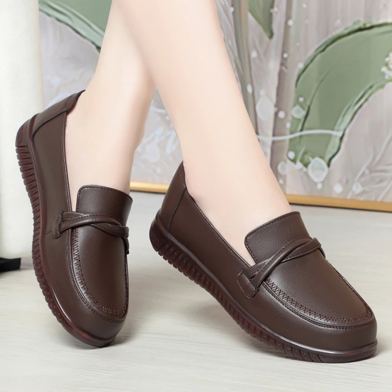 AIYUQI Female Flats Shoes Genuine Leather Spring Round Head Women's Casual Shoes Large Size Women's Mom Shoes