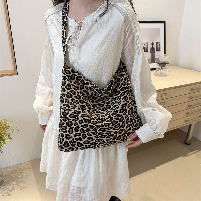 Large Capacity Internet Celebrity Leopard Print Women's New Trendy And Fashionable Texture, Single Shoulder Armpit Bag, Stylish Backpack For Wome