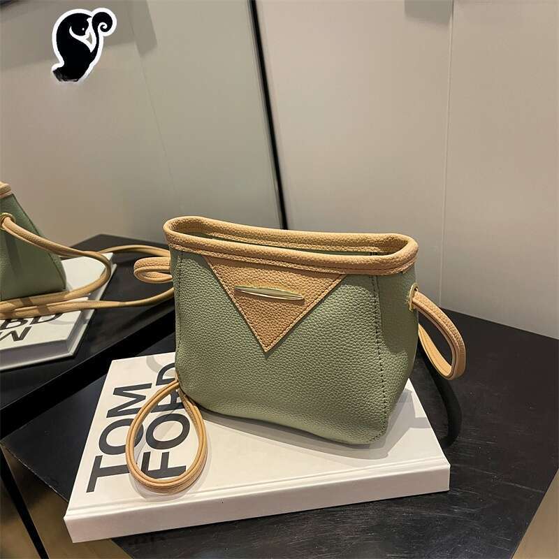 This Year's Popular Small Women's New Style Summer Versatile Shoulder Crossbody Texture Explosive Mother And Child Bucket Bag