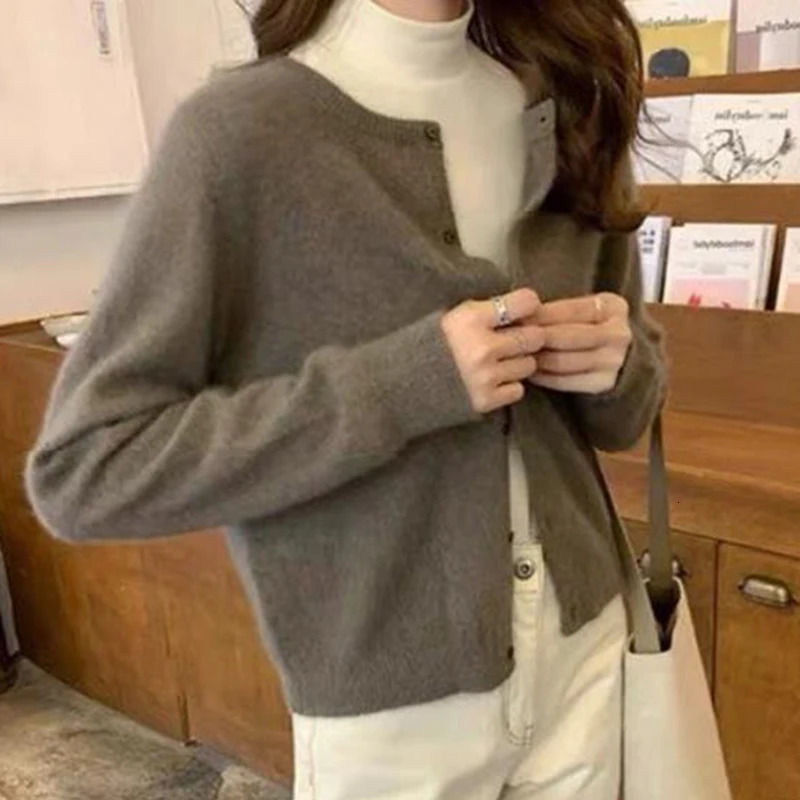 Korean Round Neck Knitted Cardigan Women Autumn Winter Simple Single Breasted Sweaters Woman Solid Color Long Sleeve Cardigans 241220