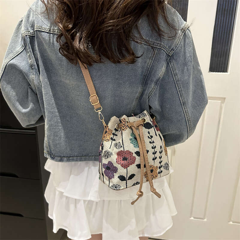 Ethnic Style Women's Fashion Retro Bucket Bag, Personalized Outdoor Leisure Handbag, Hand-Held Coin Purse