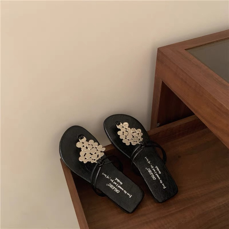 New free shipping designer slippers for womens flat slippers brown beige black sliver Outdoor beach slippers