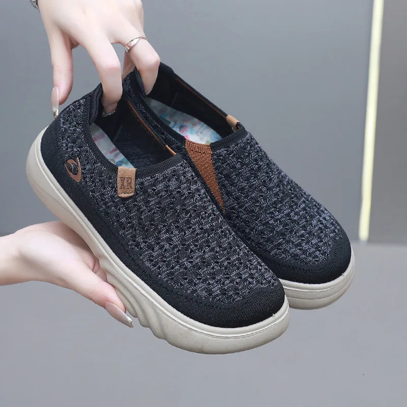 2025 New Women's Vulcanized Autumn Round Head Flat Shoes Mesh Breathable Women's Fishing Shoes Platform Casual Sports Shoes Trendy Casual Sh