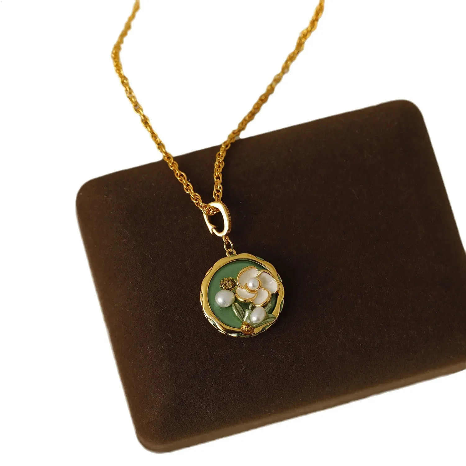 Green oil painting style pearl flower drop glaze necklace French court retro style sweater chain for women 241220