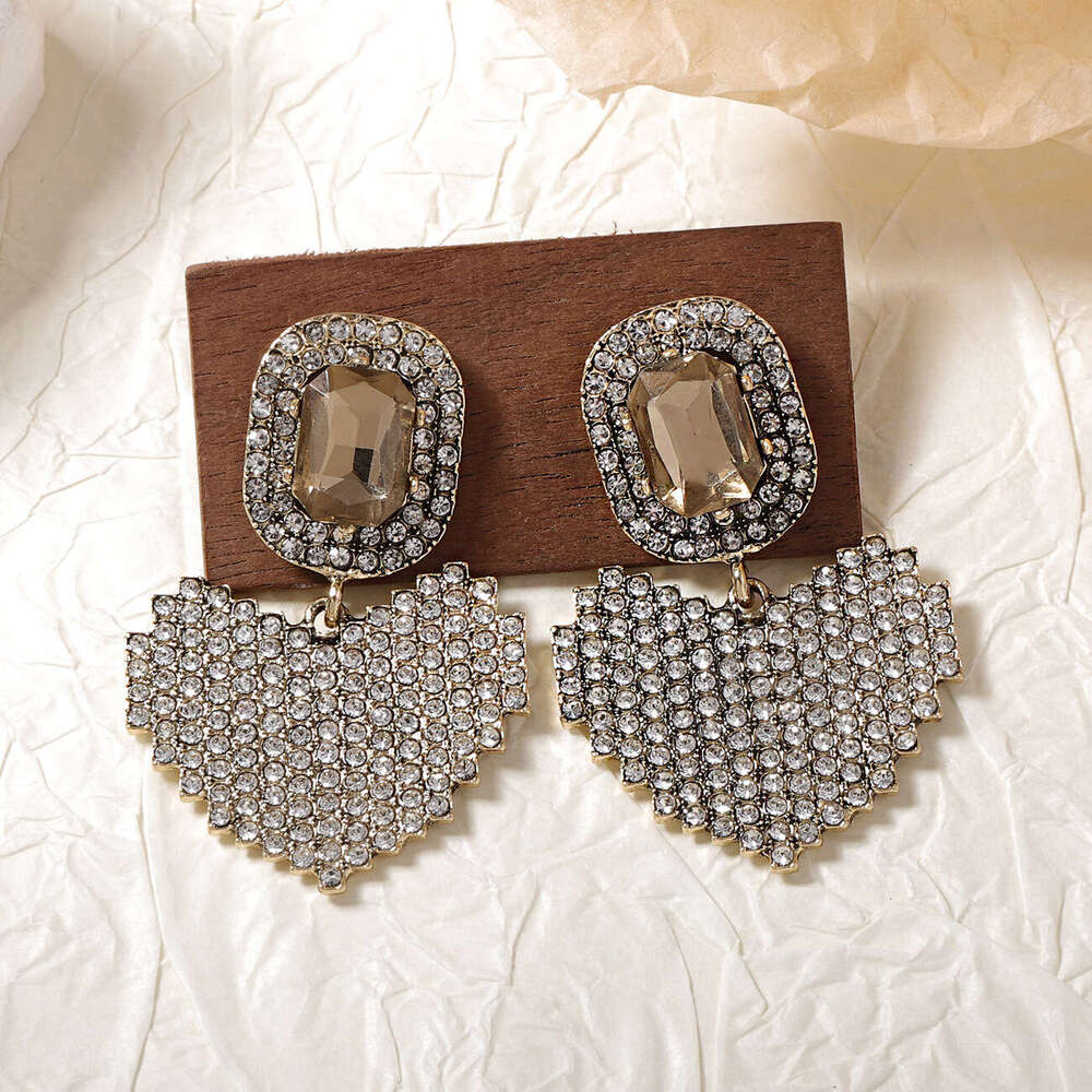 Exquisite Fashion Light Full Dia Geometric Love Alloy Eardrops Super Flash Temperament Versatile Daily Women's Style