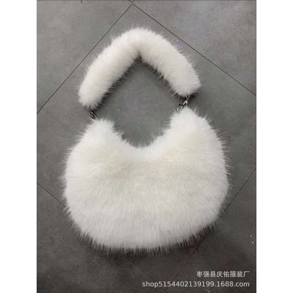 New imitation fox fur plush Korean version design niche versatile new zipper large capacity crossbody shoulder bag