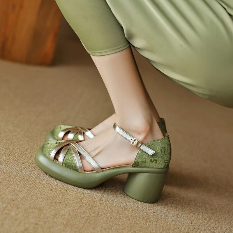 Chinese Style Thick High Heels and A of 2024 Summer Hollow Thin Strap Soft Sole Roman Waterproof Platform Sandals 241213