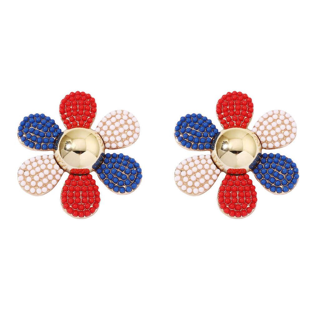 jewelry inlaid with dias wers, light versatile, trendy and fashionable, niche earrings for women