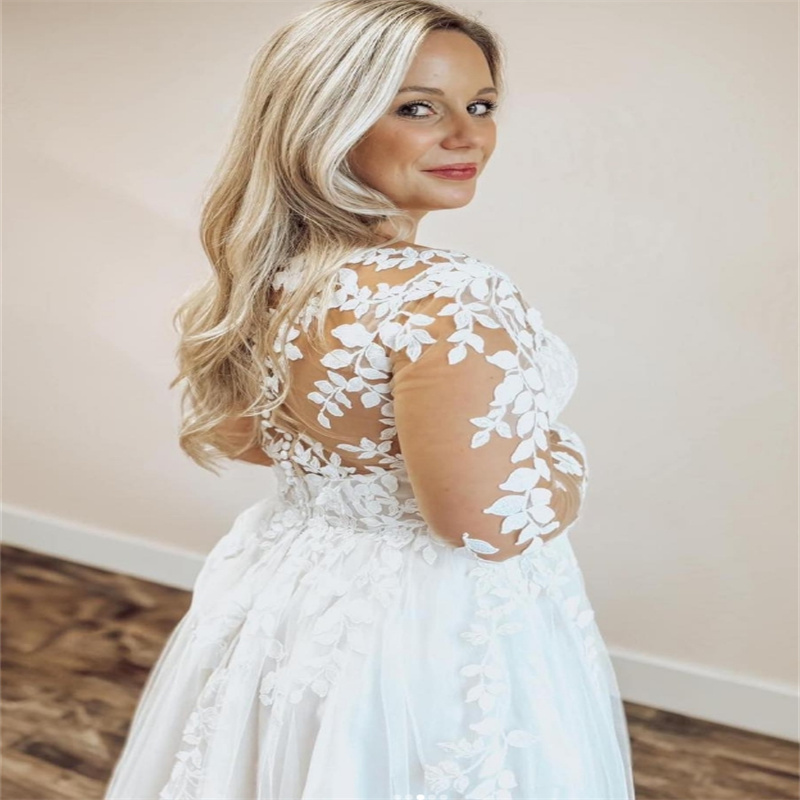 Plus Size Lace Wedding Dress With Slit Long Sleeve Appliques Country Beach Bridal Dresses Romantic Bohemian Bride Dress A Line Tulle Vestio De Novias 