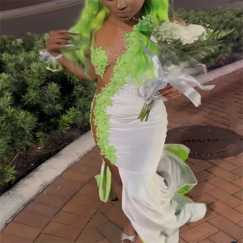 Amazing Black Girls Prom Dress With Green Lace Beaded O Neck Mermaid Evening Dress Sexy Slit Dance Formal Birthday Party Gowns Illusion Back Vestio De