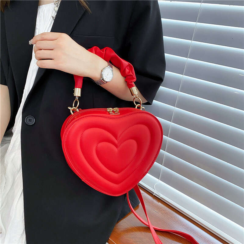 Women's Autumn New Collection Simple Fashion Love Box Handheld Single Shoulder Crossbody Bag