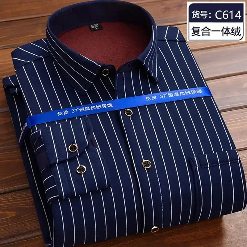 Autumn and Winter Mens Long-sleeved Fleece Shirt Thermal Shirt Plaid Jacket Clothes Mens Clothing Streetwear Men Shirts 241223